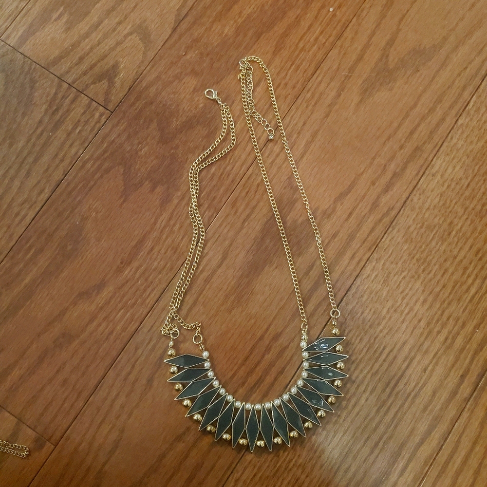 Lovely grey and gold necklace with faux pearls
